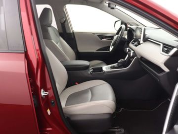 Car image 30