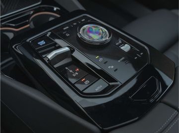 Car image 37