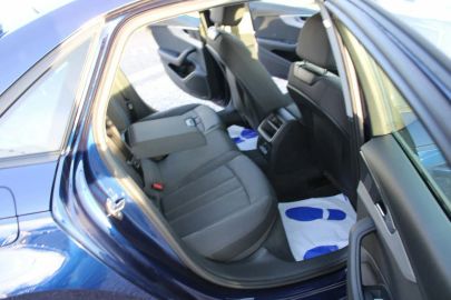 Car image 37