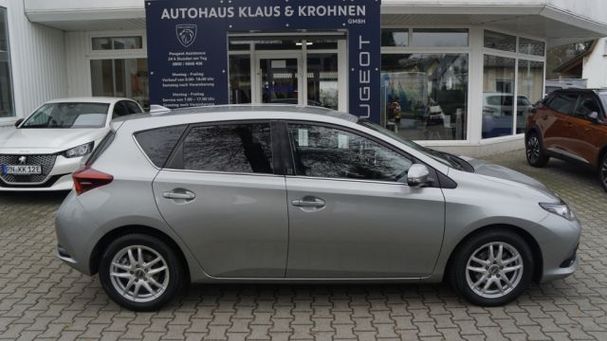 Toyota Auris 1.2 Turbo Team Deutschland 85 kW image number 3