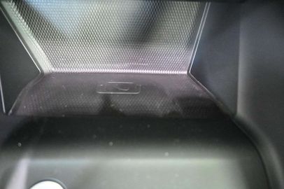 Car image 38