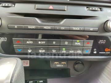 Car image 36