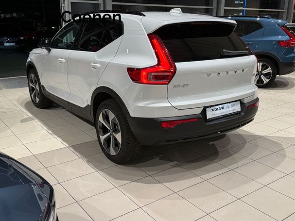 Volvo XC40 B3 Plus Dark DKG 120 kW image number 4