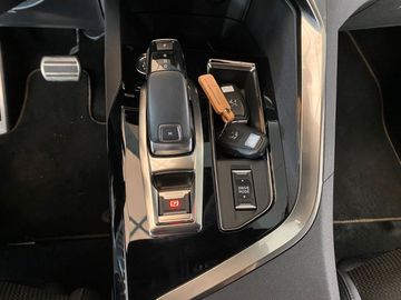 Car image 26