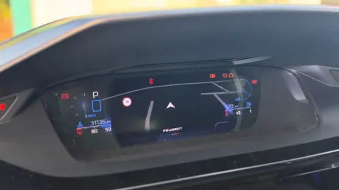Car image 32