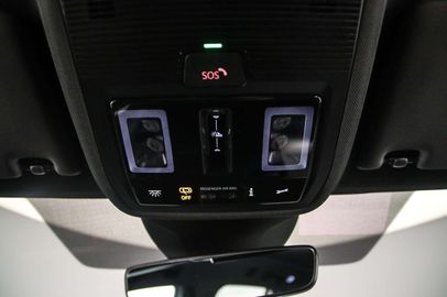 Car image 37