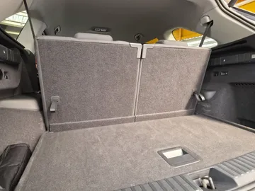 Car image 29