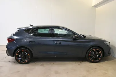 Car image 27