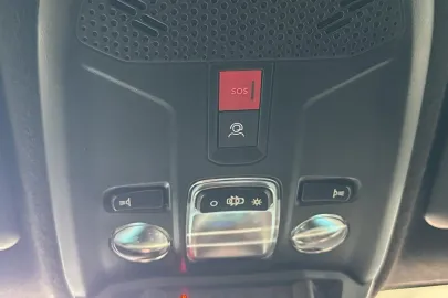 Car image 32