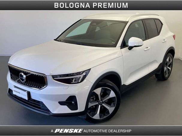 Volvo XC40 B3 Core 120 kW image number 1