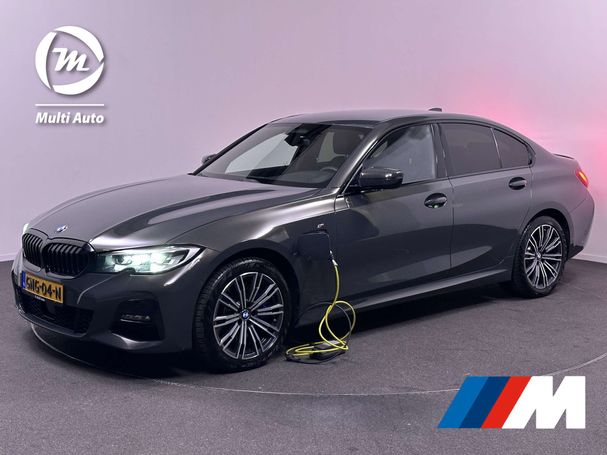 BMW 330 e M Sport 216 kW image number 1