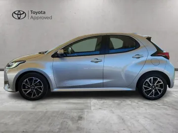 Car image 4