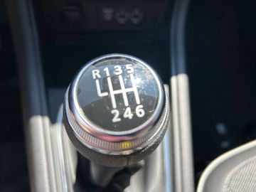 Car image 36