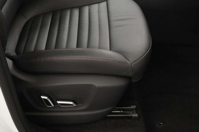 Car image 33