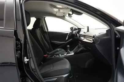 Car image 33