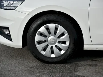 Car image 31