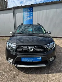 Car image 3