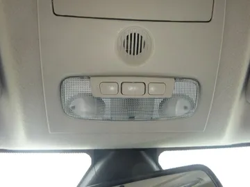 Car image 34