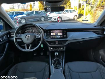 Car image 30