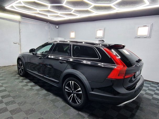 Volvo V90 Cross Country AWD Pro 173 kW image number 4