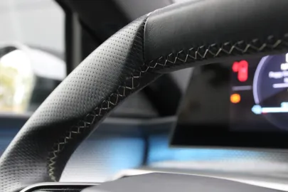 Car image 37