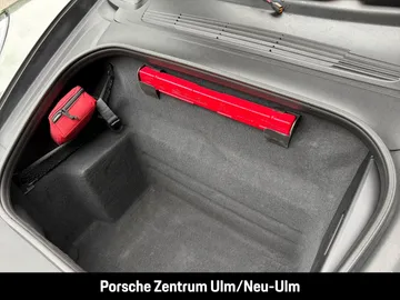 Car image 32