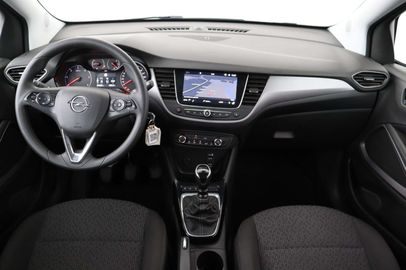 Car image 10