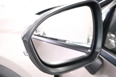 Car image 34
