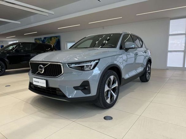 Volvo XC40 B3 Core 120 kW image number 1