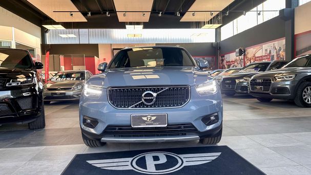 Volvo XC40 D3 AWD Geartronic Momentum 110 kW image number 4