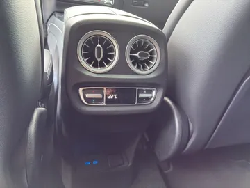 Car image 29