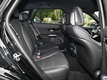 Car image 33
