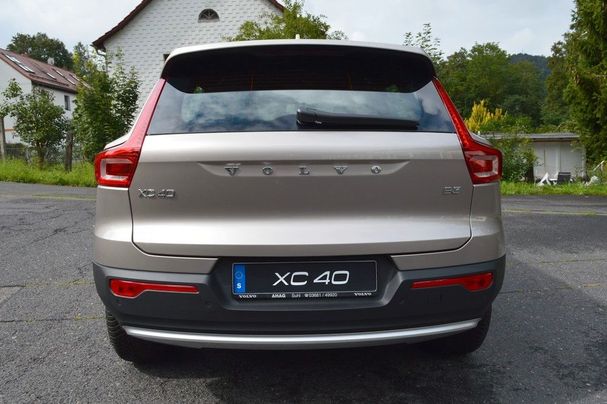 Volvo XC40 B3 Core 120 kW image number 8