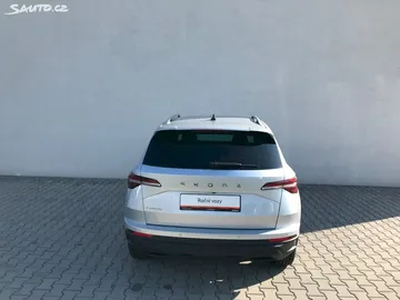 Car image 26