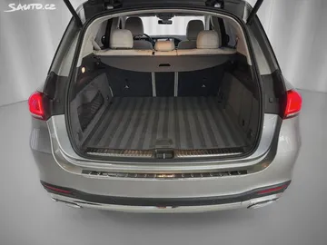 Car image 28