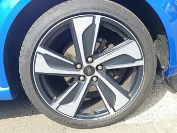 Car image 35