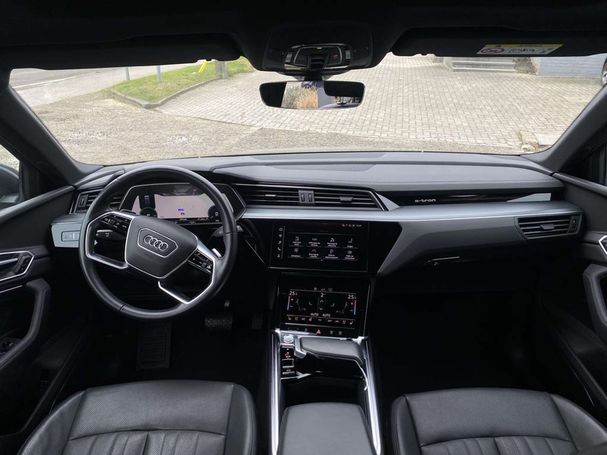 Audi e-tron 55 quattro S-line 300 kW image number 8