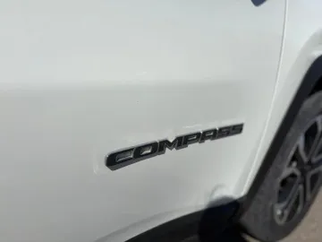 Car image 33