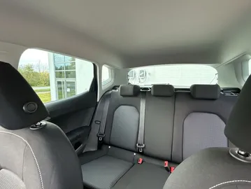 Car image 31