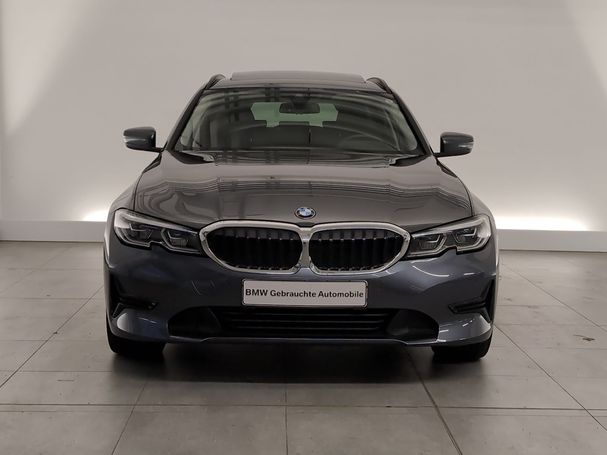 BMW 330 e Touring Advantage 215 kW image number 2