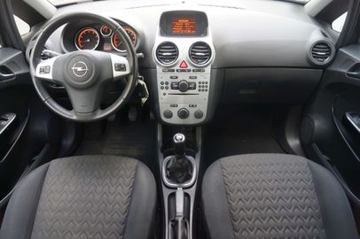 Car image 12