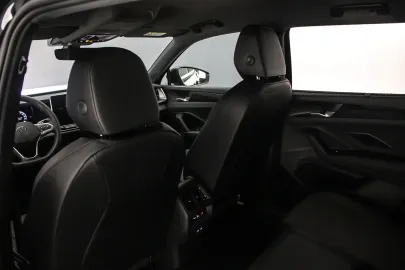 Car image 33