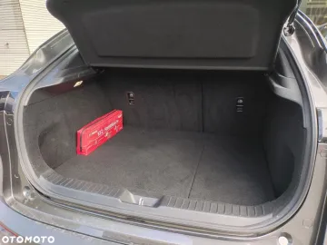 Car image 32