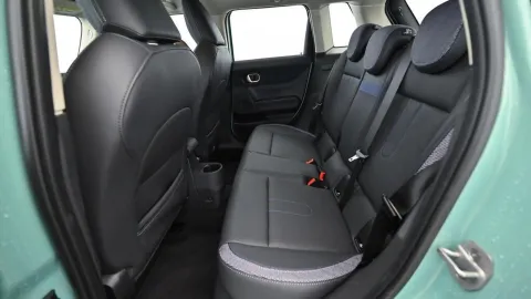 Car image 24