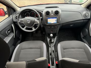 Car image 12