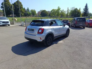 Car image 32