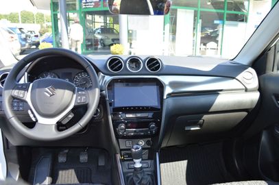 Car image 12