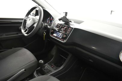 Car image 25