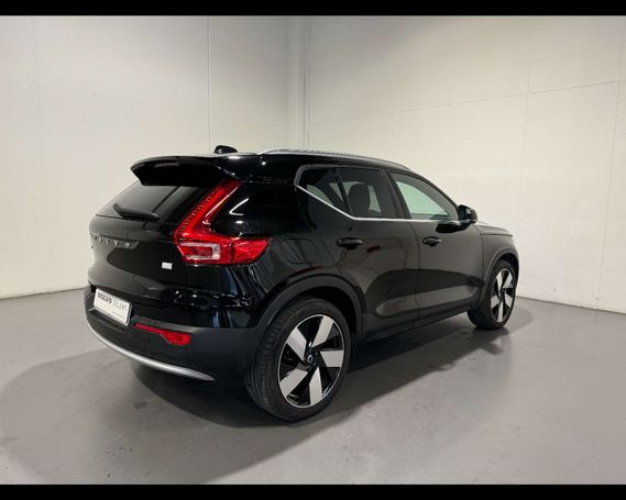 Volvo XC40 T4 95 kW image number 2