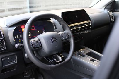 Car image 30